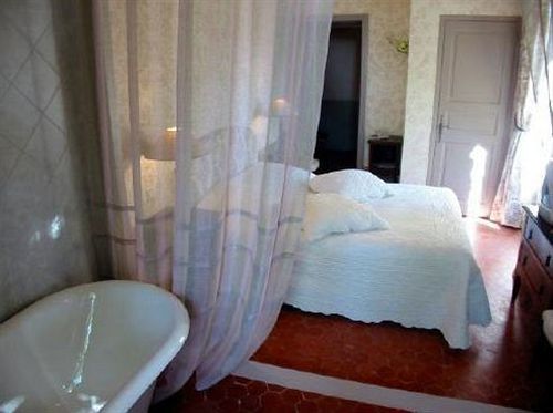 Hotel Chateau Juvenal Saint-Hippolyte-le-Graveyron Exterior foto